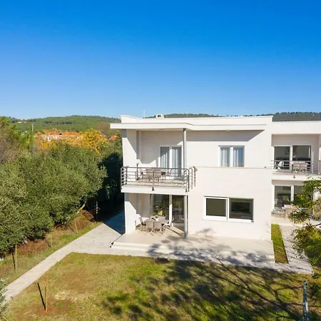 Amfora - First Row By The Sea Villa *