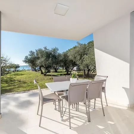 Villa Amfora - First Row By The Sea Bibinje