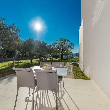 Amfora - First Row By The Sea Villa *