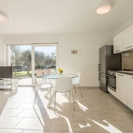 Villa Amfora - First Row By The Sea Bibinje