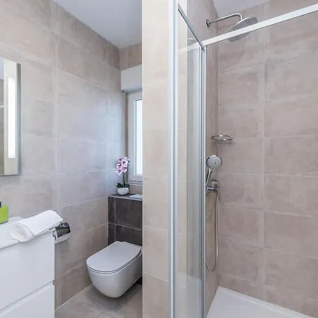 Villa Amfora - First Row By The Sea *