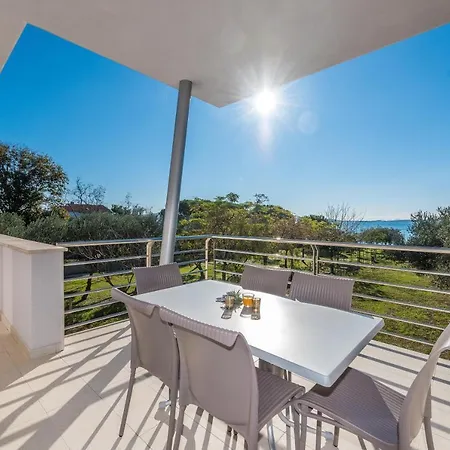 Amfora - First Row By The Sea * Bibinje