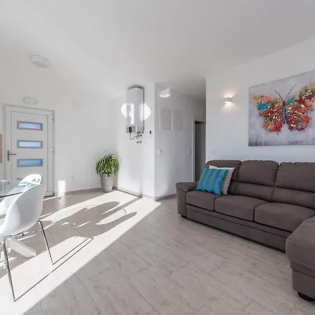 Amfora - First Row By The Sea Villa Bibinje