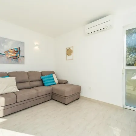 Amfora - First Row By The Sea Villa