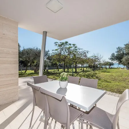 Villa Amfora - First Row By The Sea Bibinje