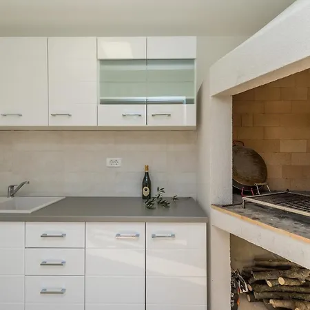 Amfora - First Row By The Sea Villa