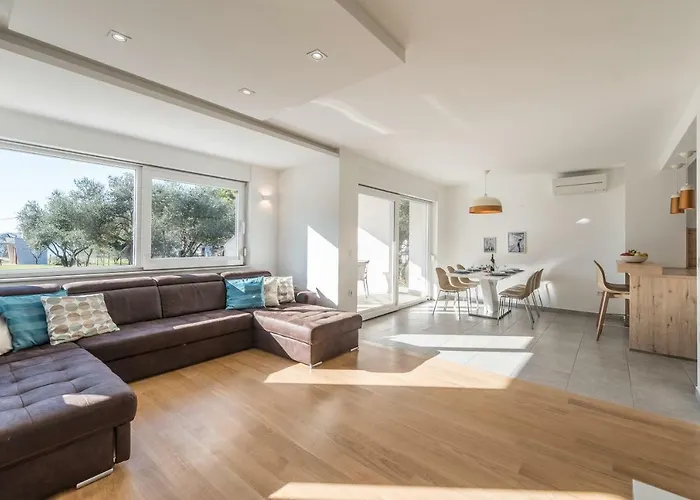 Amfora - First Row By The Sea Villa *