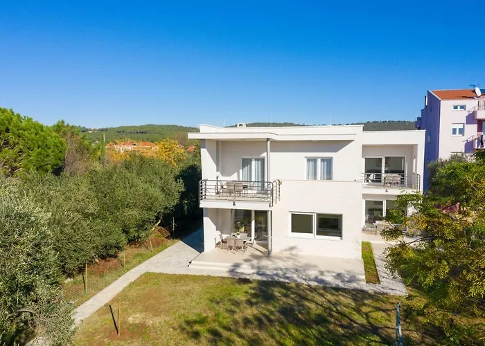 Amfora - First Row By The Sea Villa *