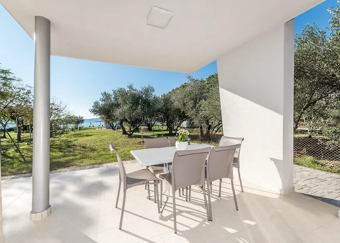 Villa Amfora - First Row By The Sea Bibinje