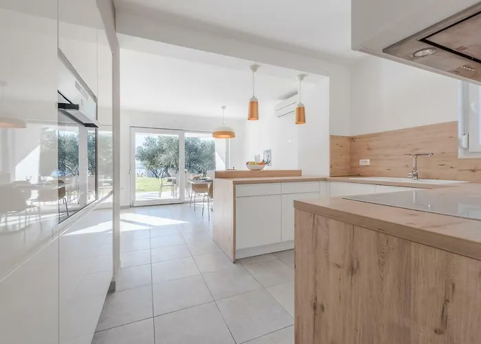 Amfora - First Row By The Sea Villa Bibinje