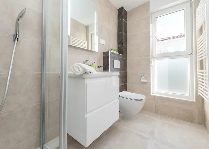 Amfora - First Row By The Sea *