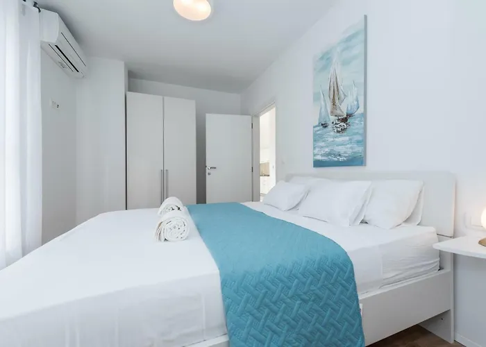 Amfora - First Row By The Sea Villa *