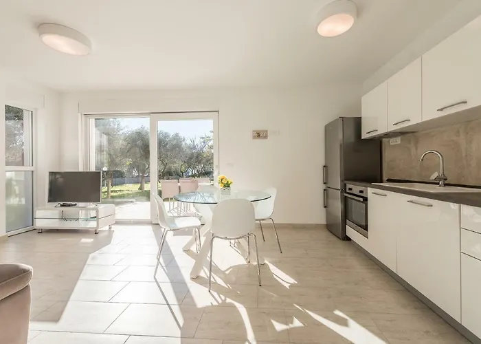 Villa Amfora - First Row By The Sea Bibinje