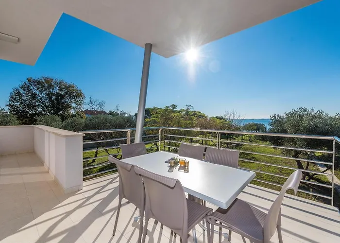 Amfora - First Row By The Sea * Bibinje