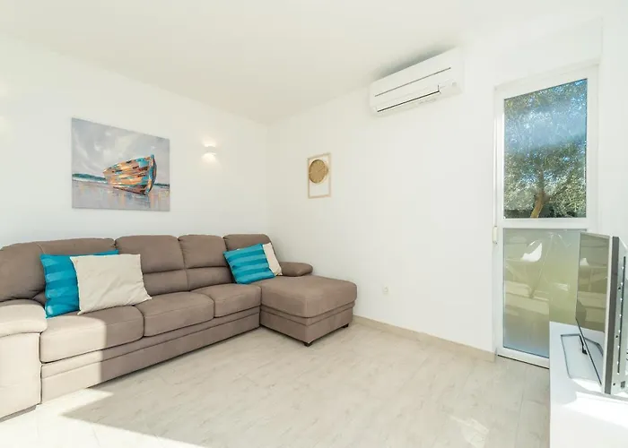 Amfora - First Row By The Sea Villa