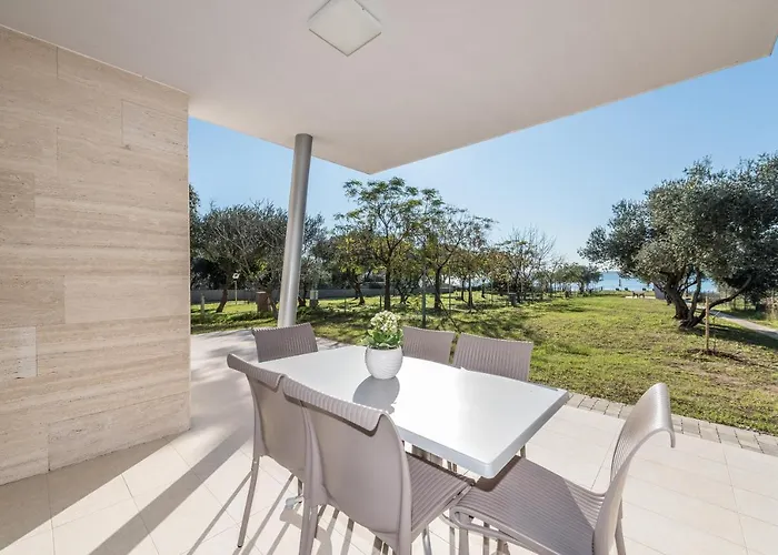 Villa Amfora - First Row By The Sea Bibinje